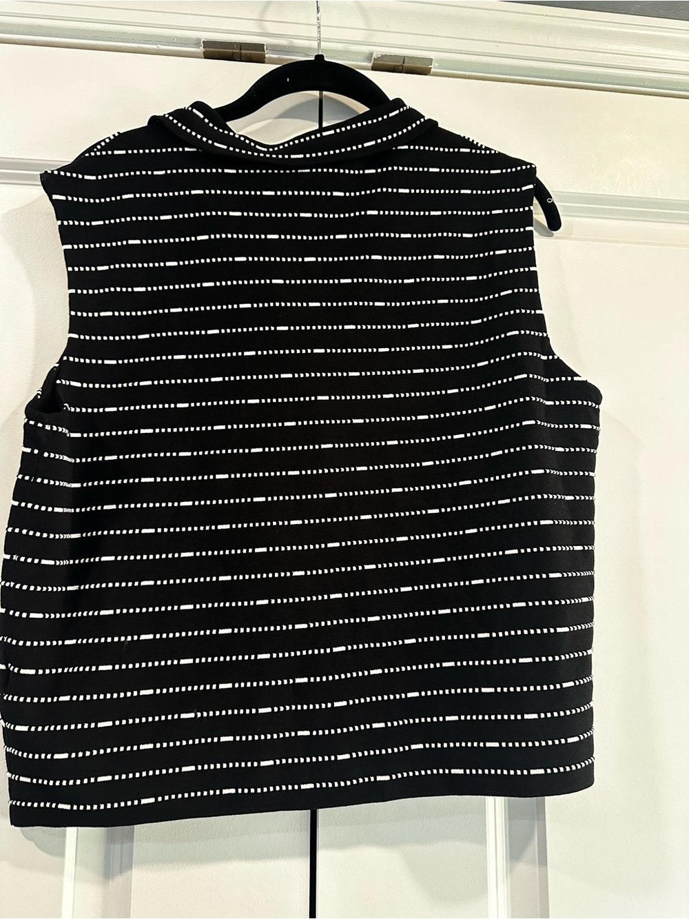 Milly Black Sleeveless Button-Front Knit Top with White Dotted Stripes - NWT - Picture 4 of 9